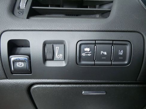 Used 2017 Chevrolet Impala Premier image 24