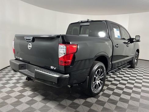 Used 2024 Nissan Titan SV w/ SV Convenience Package image 10