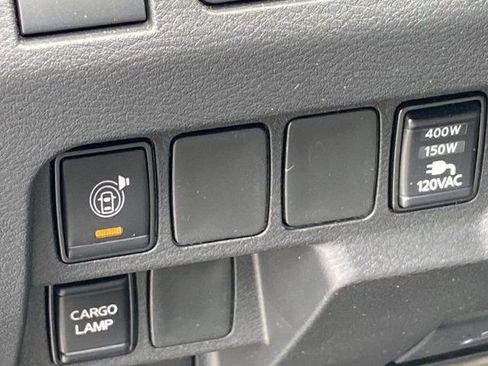 Used 2025 Nissan Frontier SV w/ SV Convenience Package RWD image 13