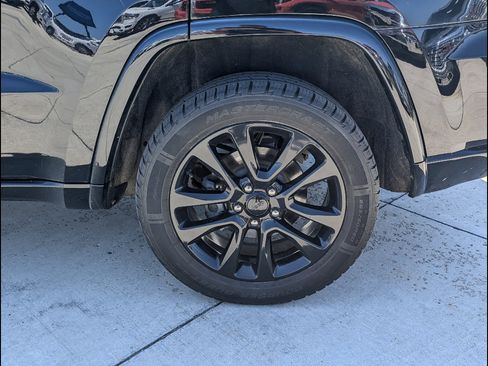 Used 2019 Jeep Grand Cherokee Altitude AWD/4WD image 13