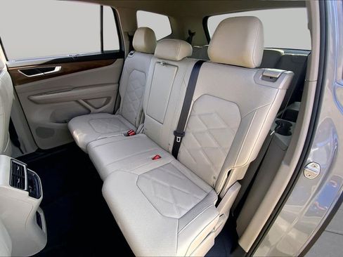 Used 2026 Volkswagen Atlas SE FWD image 21