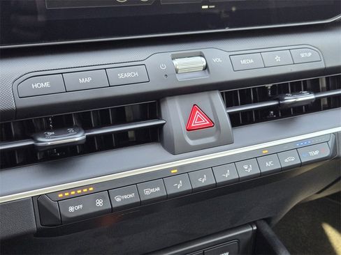 New 2025 Kia K4 LX image 14