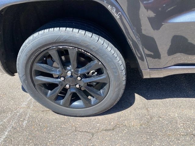 Used 2021 Jeep Grand Cherokee Laredo X AWD/4WD image 8
