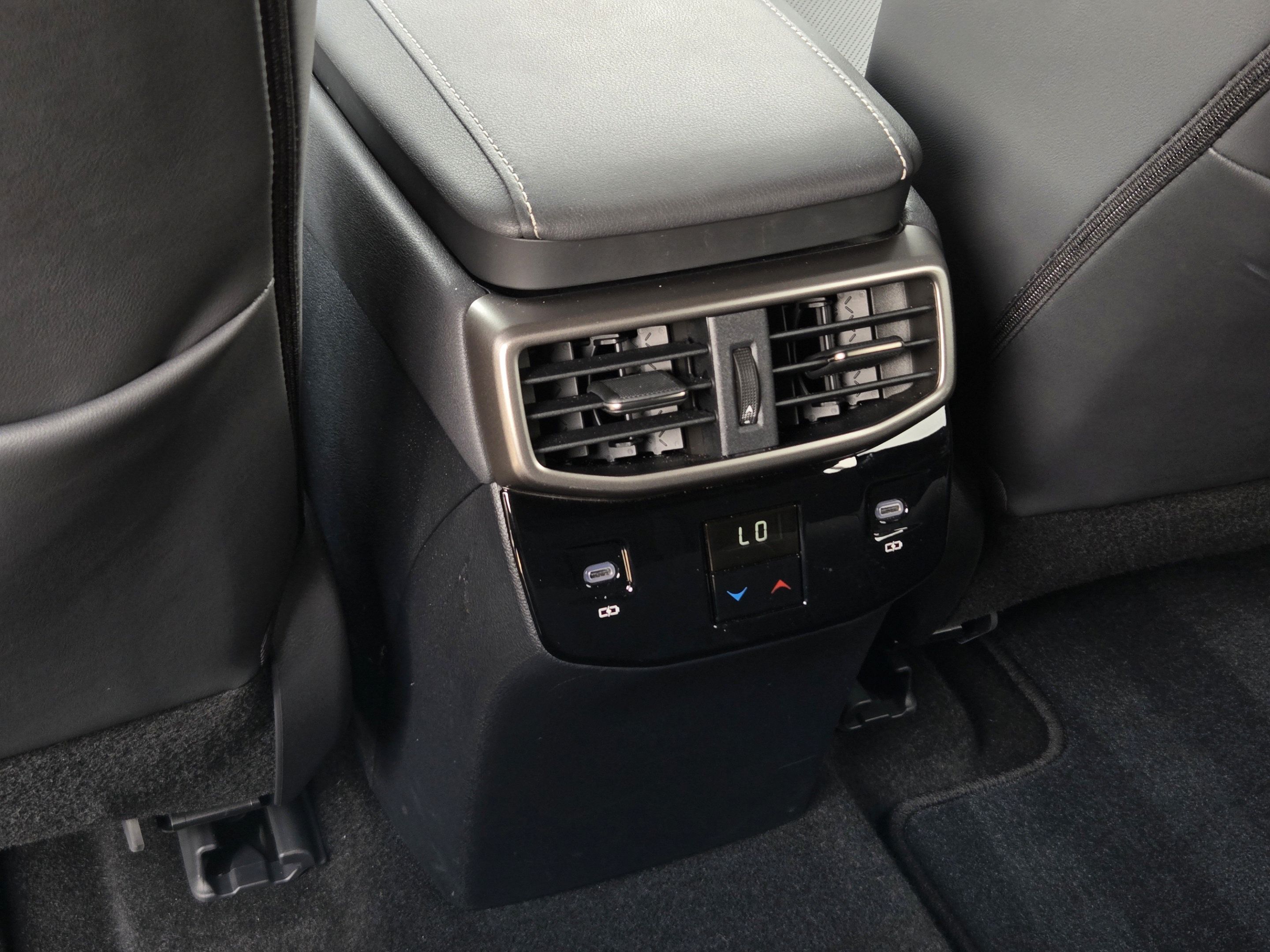 Used 2025 Lexus RX 350 Premium w/ Accessory Package (Z1) FWD image 27