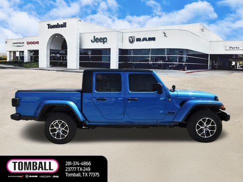 Used 2022 Jeep Gladiator Sport AWD/4WD image 8