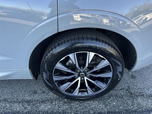 Certified 2024 Volvo XC60 B5 Plus w/ Climate Package AWD/4WD image 11