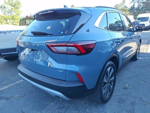 Used 2023 Ford Escape Platinum image 5