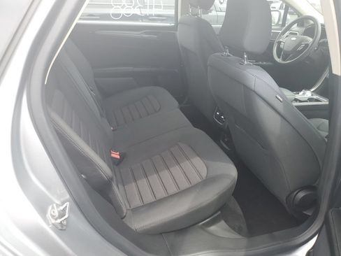Used 2020 Ford Fusion SE FWD image 8