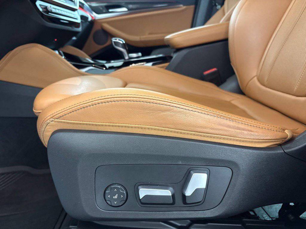Used 2023 BMW X4 M40i AWD/4WD image 28