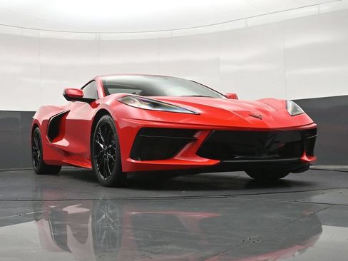 Used 2025 Chevrolet Corvette Stingray Convertible w/ 1LT RWD image 28