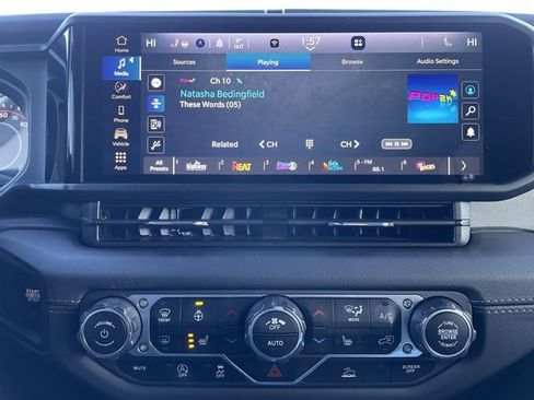 Used 2024 Jeep Wrangler Sahara image 18