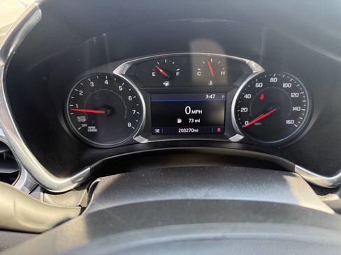 Used 2019 Chevrolet Equinox Premier image 3