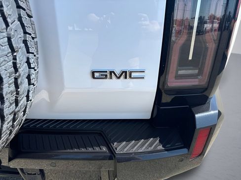 Used 2025 GMC Hummer EV 2X AWD/4WD image 37
