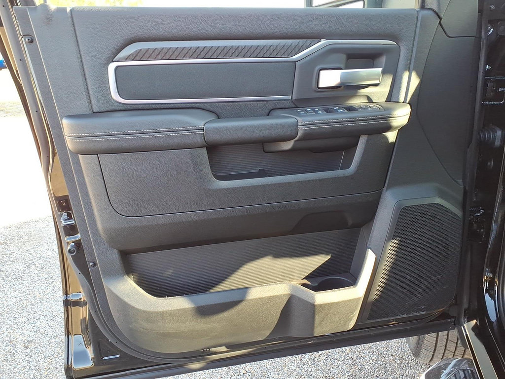 New 2027 RAM 3500 Big Horn AWD/4WD image 10