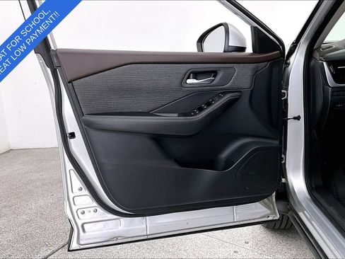 Used 2021 Nissan Rogue SV FWD image 22