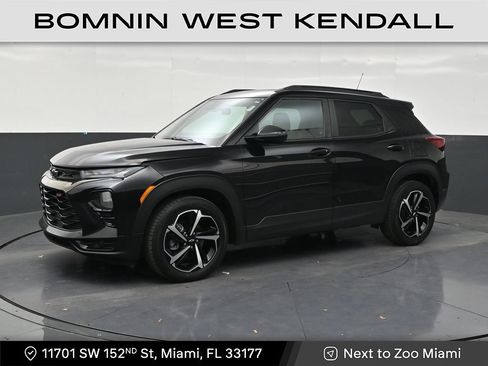 Used 2023 Chevrolet TrailBlazer RS w/ Sun and Liftgate Package FWD image 1