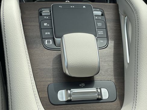 New 2026 Mercedes-Benz GLS 580 4MATIC image 33