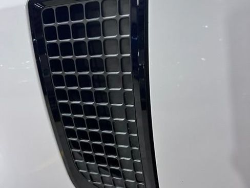 Used 2020 Land Rover Defender 110 SE AWD/4WD image 40