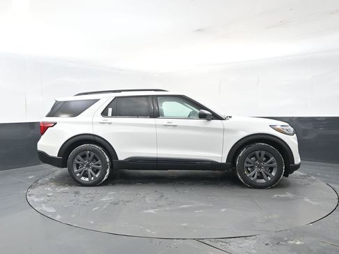 New 2026 Ford Explorer Active w/ Active Comfort Package image 6