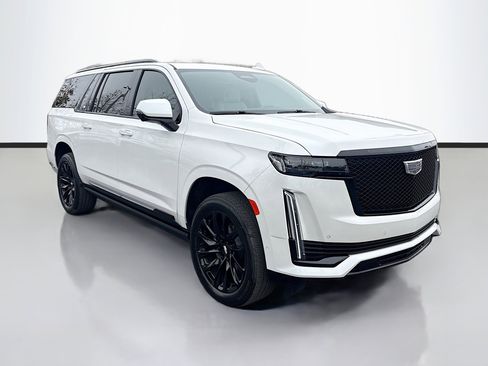 Used 2023 Cadillac Escalade ESV Sport Platinum w/ LPO, ONYX Package image 7