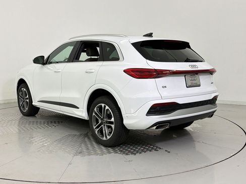 Certified 2025 Audi Q5 Premium w/ Convenience Package AWD/4WD image 3