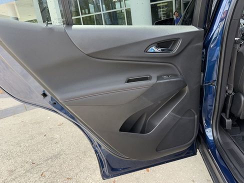 Used 2022 Chevrolet Equinox RS w/ RS Leather Package FWD image 23