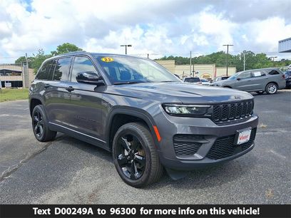 Used 2022 Jeep Grand Cherokee Altitude