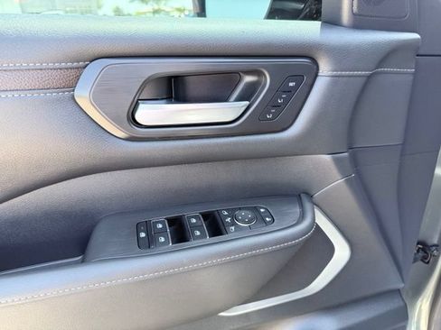 Used 2025 Nissan Armada Platinum Reserve AWD/4WD image 10