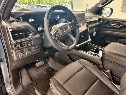 Used 2026 GMC Yukon Elevation w/ Elevation Premium Package AWD/4WD image 43