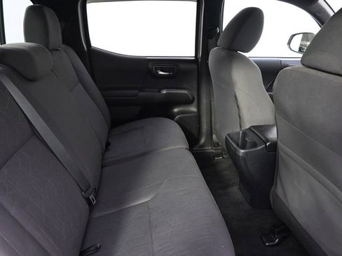 Used 2019 Toyota Tacoma TRD Sport w/ Technology Package AWD/4WD image 18
