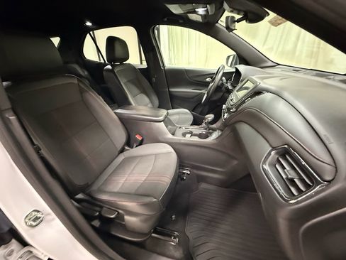 Certified 2022 Chevrolet Equinox RS FWD image 25