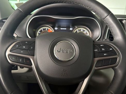 Used 2022 Jeep Cherokee Latitude Lux w/ Mopar Interior Package AWD/4WD image 27