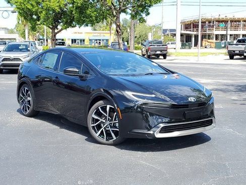 New 2025 Toyota Prius Plug-In Hybrid image 33