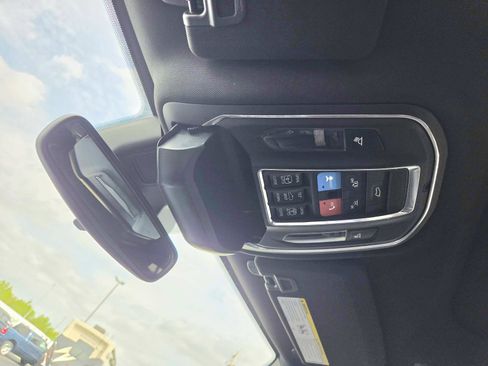 Used 2024 Jeep Grand Cherokee Limited w/ Black Appearance Package image 35