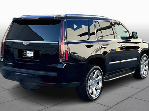 Used 2020 Cadillac Escalade Luxury image 12