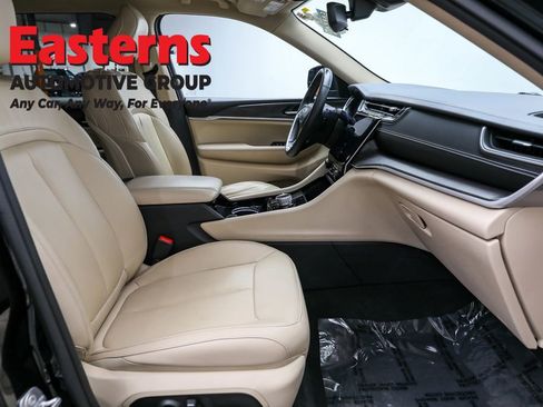 Used 2022 Jeep Grand Cherokee L Limited image 28