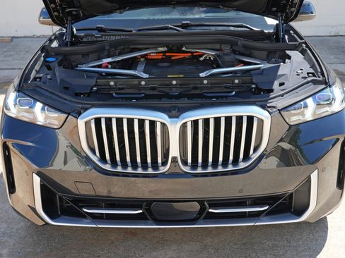 Used 2024 BMW X5 xDrive50e w/ Premium Package AWD/4WD image 7