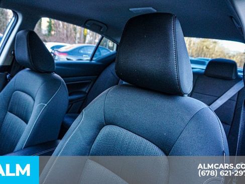 Used 2024 Nissan Altima 2.5 SV image 18