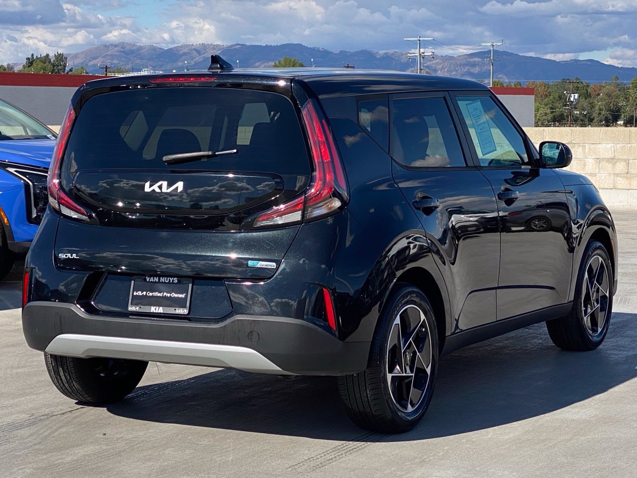 Certified 2023 Kia Soul EX FWD image 2