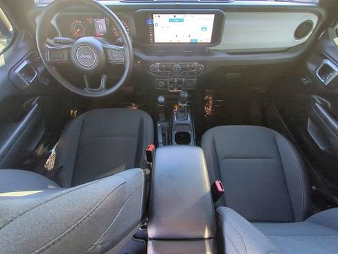Used 2025 Jeep Gladiator Sport AWD/4WD image 14