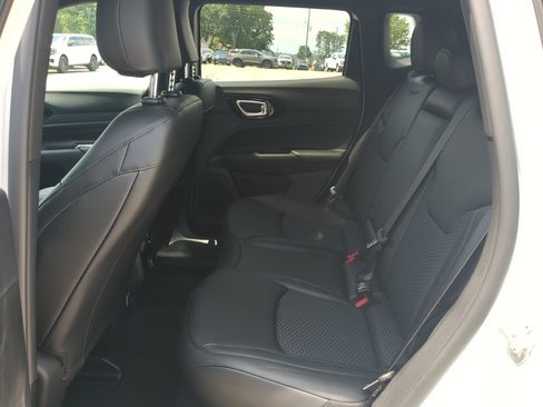New 2026 Jeep Compass Latitude AWD/4WD image 12