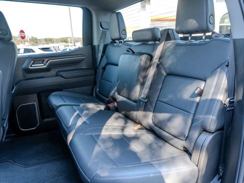 Used 2025 GMC Sierra 1500 SLT image 19