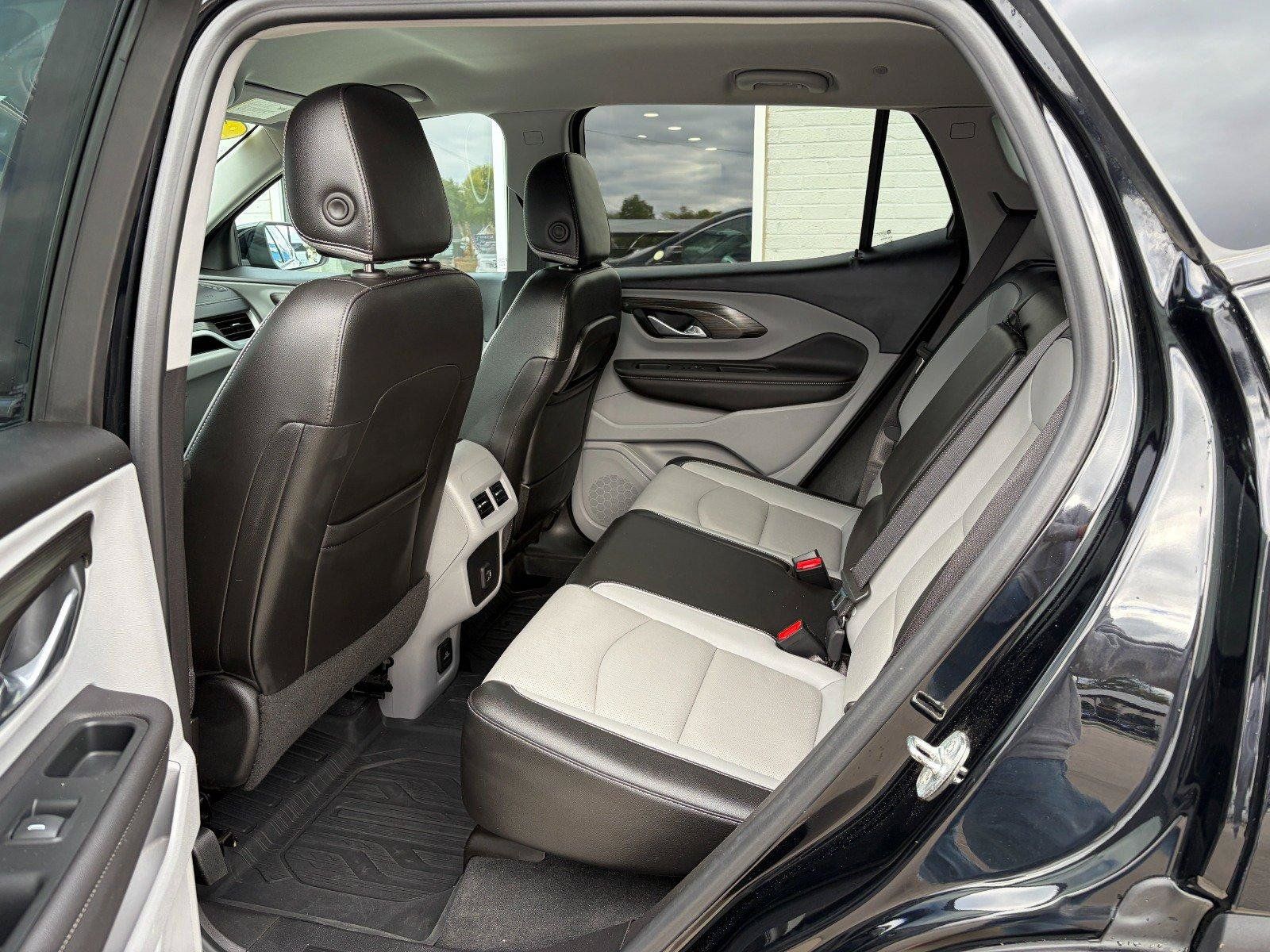 Used 2022 GMC Terrain SLT w/ Infotainment Package II AWD/4WD image 19