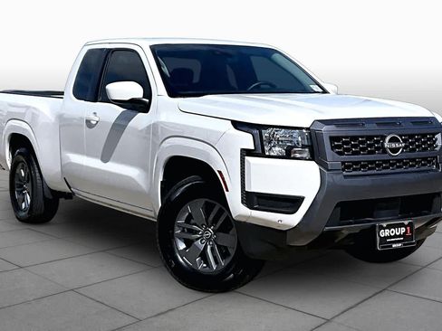 Certified 2025 Nissan Frontier SV RWD image 5