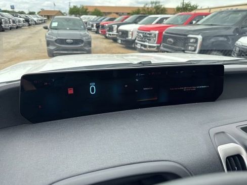 Used 2025 Ford Expedition Active AWD/4WD image 21