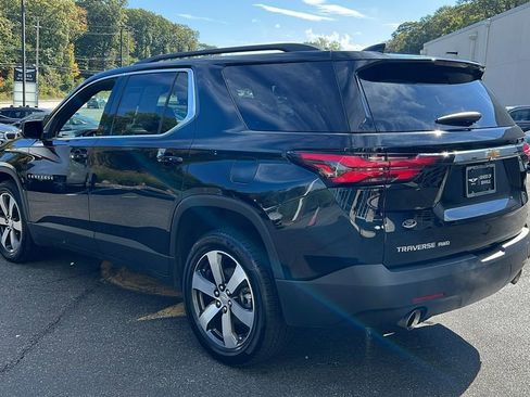 Used 2023 Chevrolet Traverse LT w/ LT Premium Package image 3