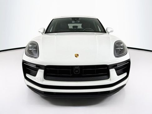 Certified 2025 Porsche Macan AWD/4WD image 10