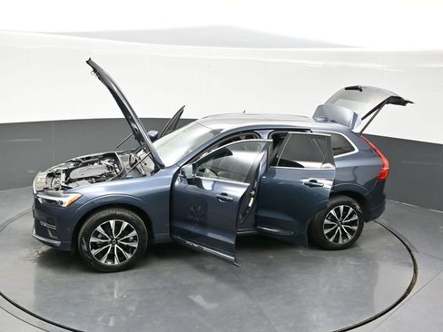 Used 2023 Volvo XC60 B5 Plus image 39