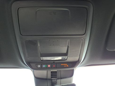 Used 2026 Chevrolet Traverse LT w/ Driver Confidence Package FWD image 26