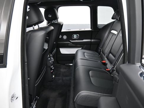 Certified 2021 Rolls-Royce Cullinan Black Badge image 27